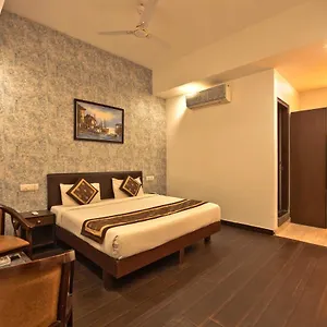 4* Hotel Luxury Tashree At Airport