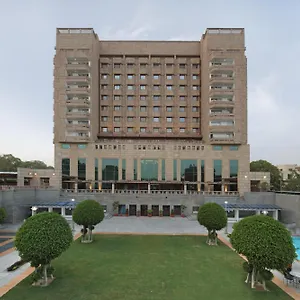 5* מלון Jaypee Vasant Continental