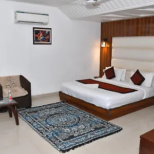 4* Hotel The Impress Near Delhi Airport
